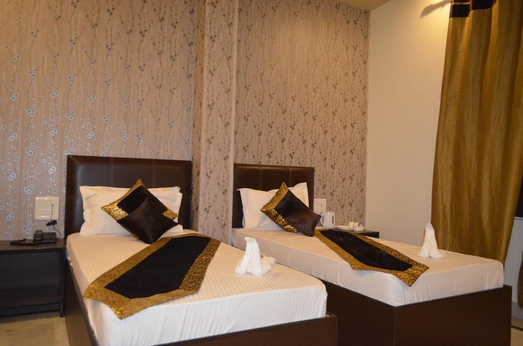Red Orchid Meerut Phòng bức ảnh