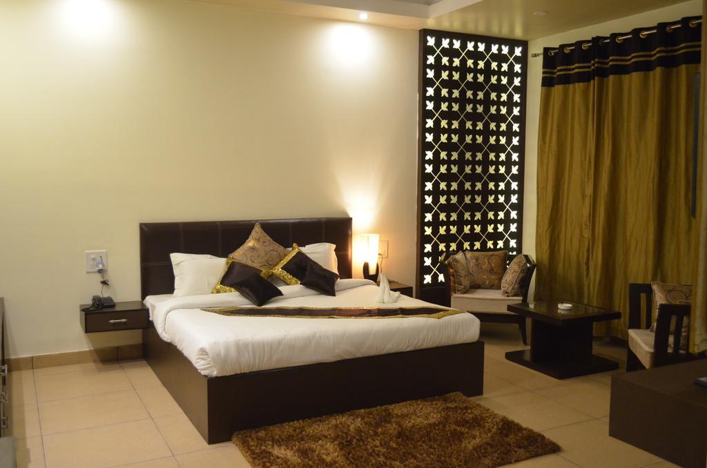 Red Orchid Meerut Phòng bức ảnh
