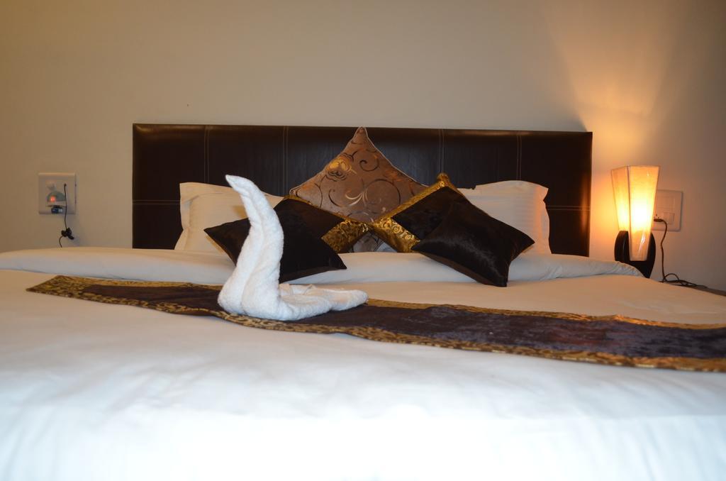 Red Orchid Meerut Ngoại thất bức ảnh